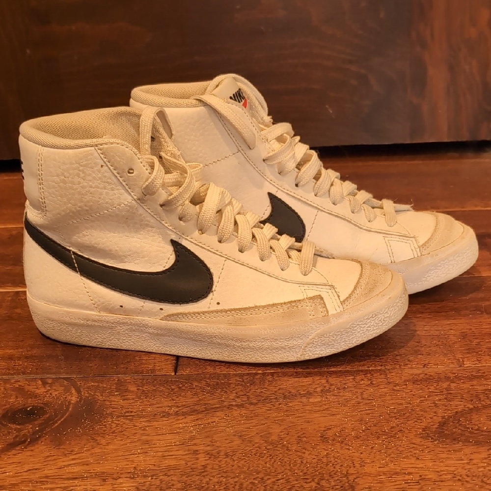 Nike Blazer Kids - White and Black